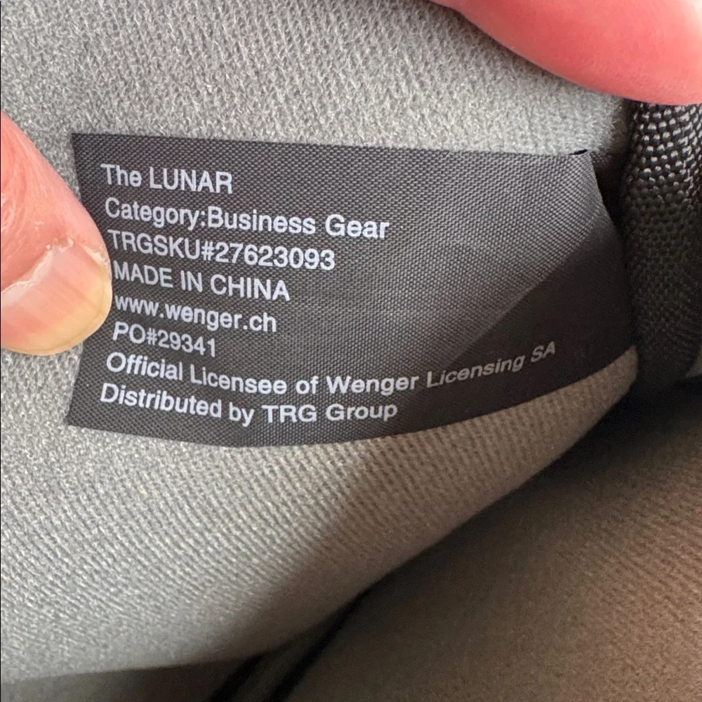 SwissGear Lunar Black and Gray tablet Sleeve case with zipper